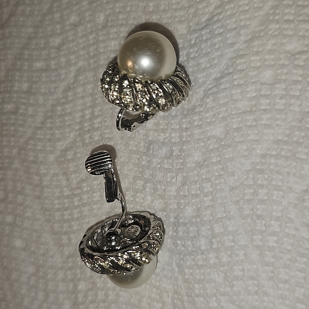 Kenneth J. Lane Vintage Clipon Earrings - image 3